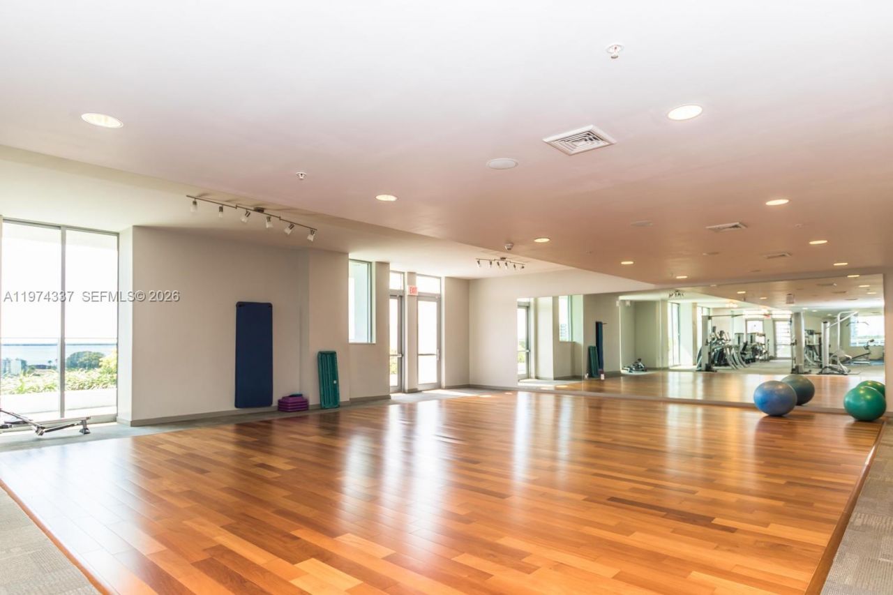 7901 Hispanola Ave, Unit 1201, North Bay Village, FL 33141 Photo