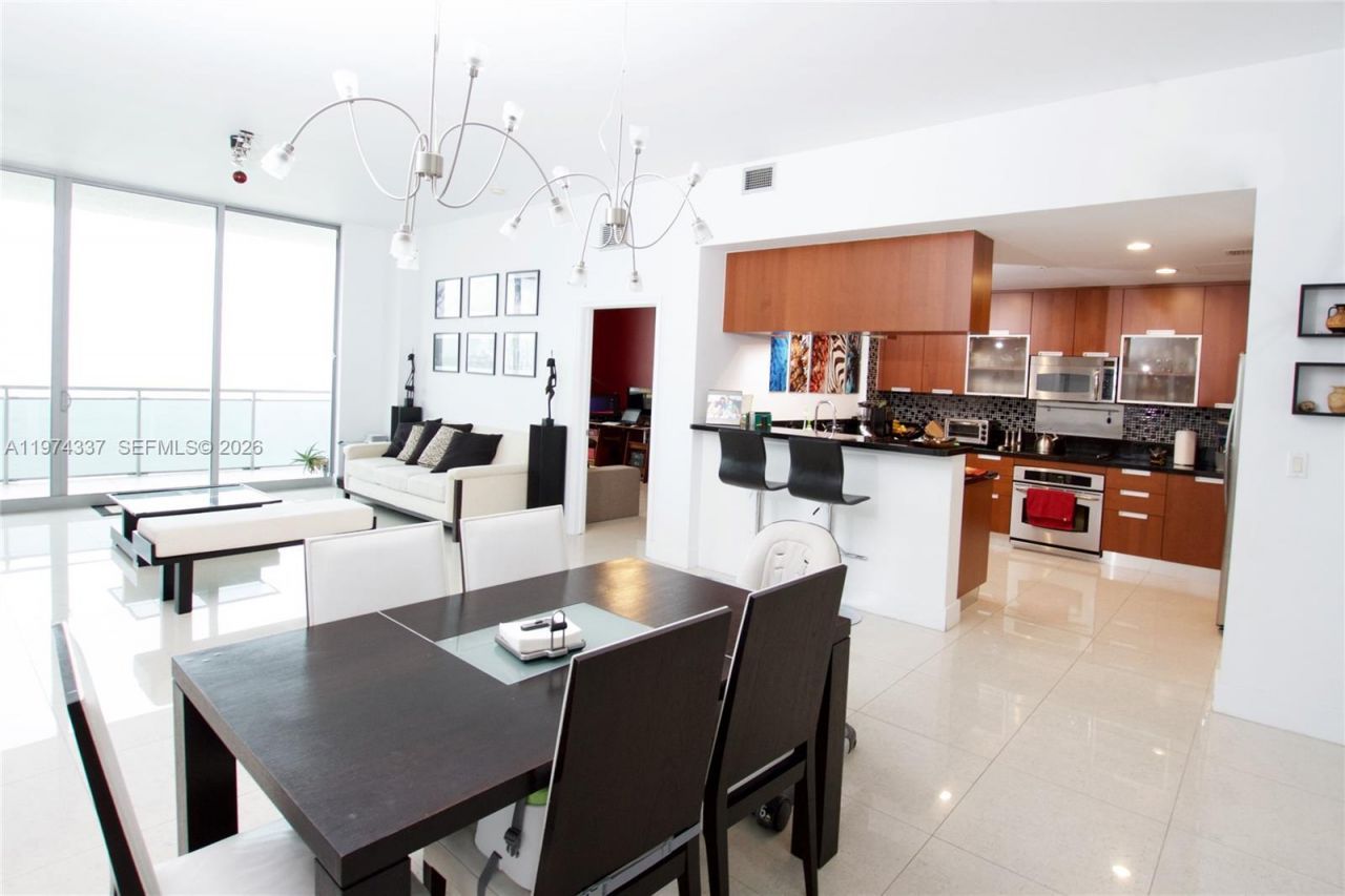 7901 Hispanola Ave, Unit 1201, North Bay Village, FL 33141 Photo