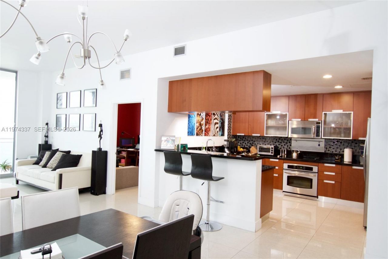 7901 Hispanola Ave, Unit 1201, North Bay Village, FL 33141 Photo