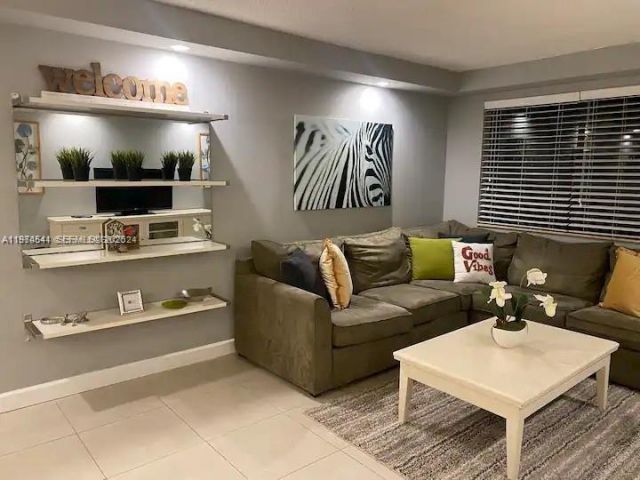 301 Golden Isles Dr , Unit 109, Hallandale Beach, FL 33009 Photo