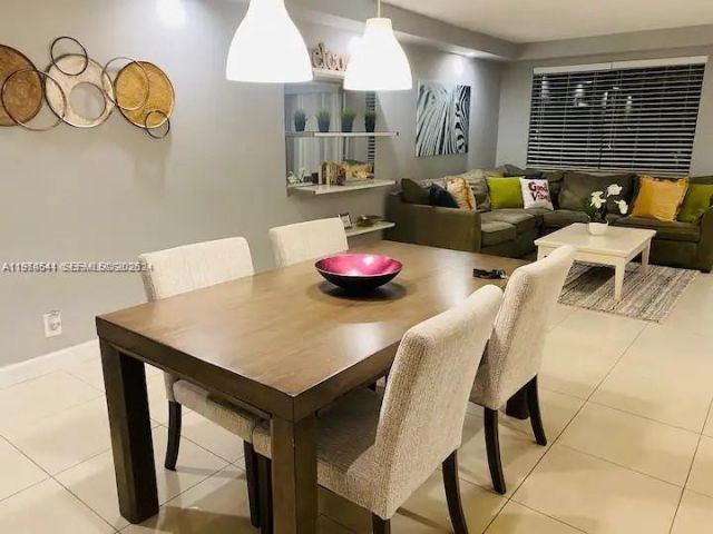 301 Golden Isles Dr , Unit 109, Hallandale Beach, FL 33009 Photo