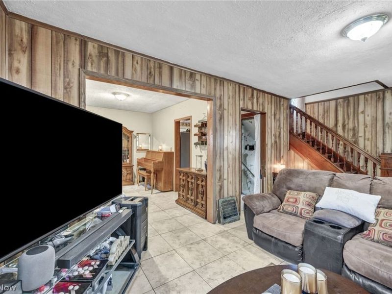 796 Allyn Street , Akron, OH 44311 Photo 5