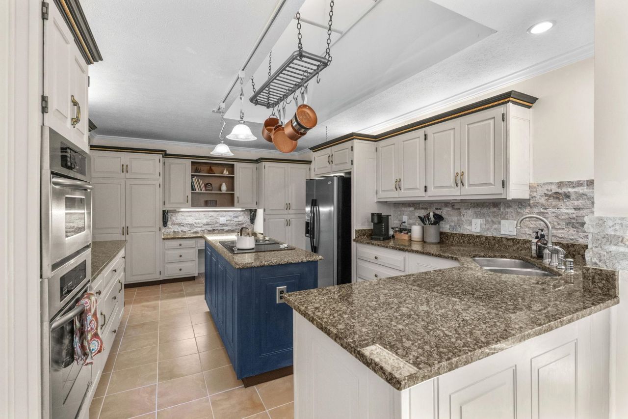 1762 Cliffwood Dr. Photo 14