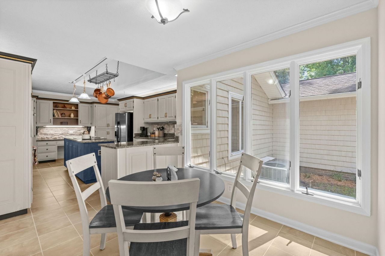 1762 Cliffwood Dr. Photo 17