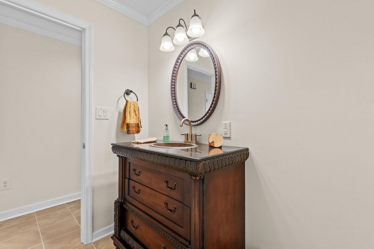 1762 Cliffwood Dr. Photo 33