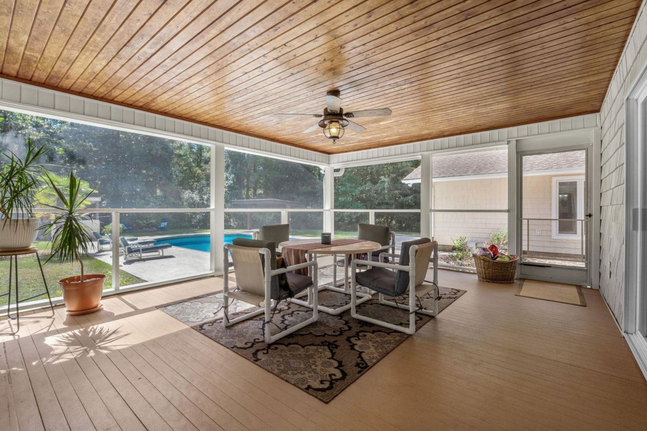 1762 Cliffwood Dr. Photo 35