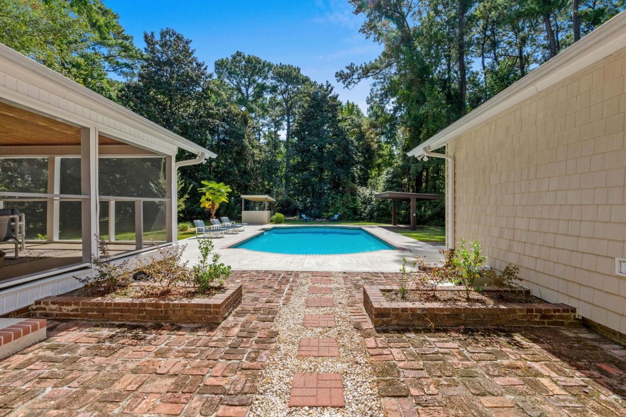 1762 Cliffwood Dr. Photo 38