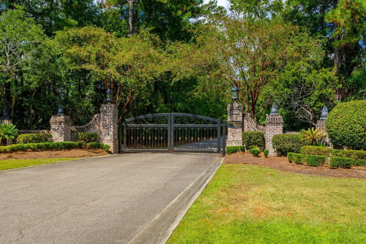 1762 Cliffwood Dr. Photo 49