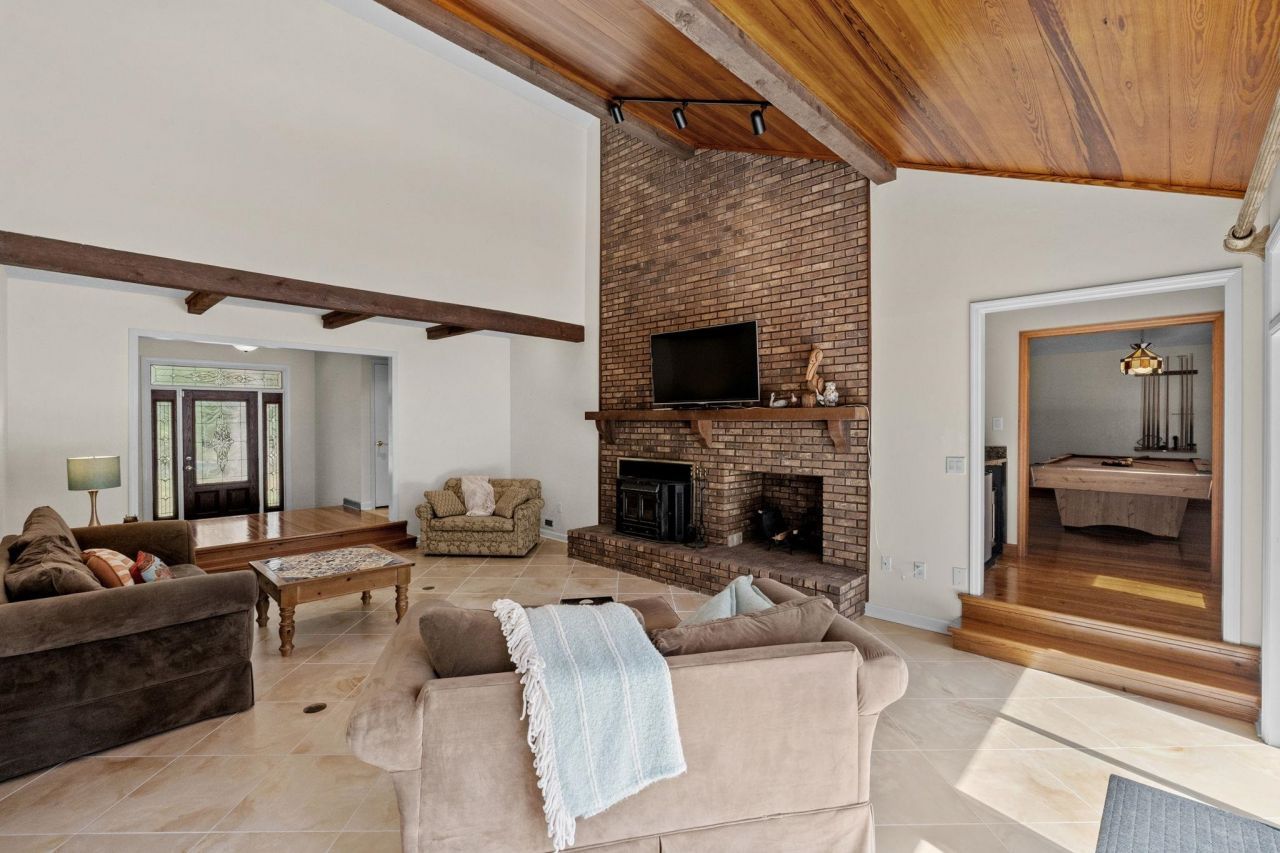 1762 Cliffwood Dr. Photo 8