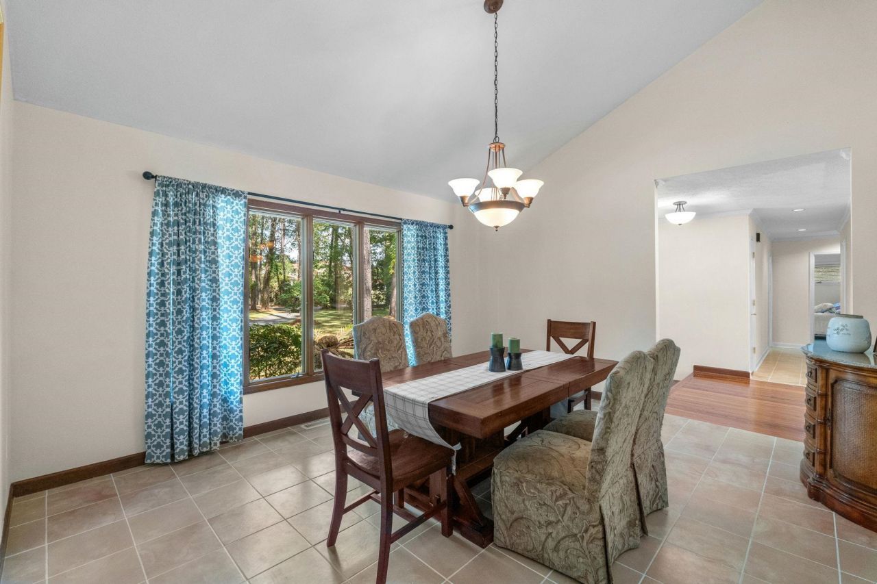 1762 Cliffwood Dr. Photo 9