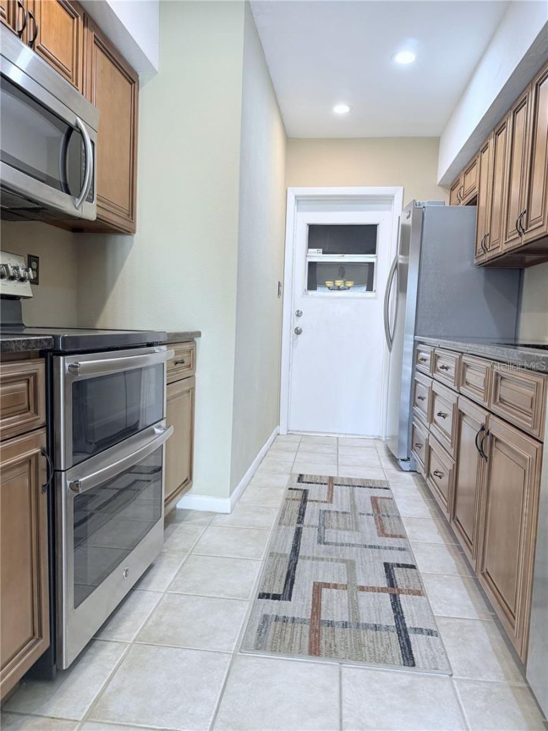 11764 Raintree Drive, Temple Terrace, FL 33617 Photo