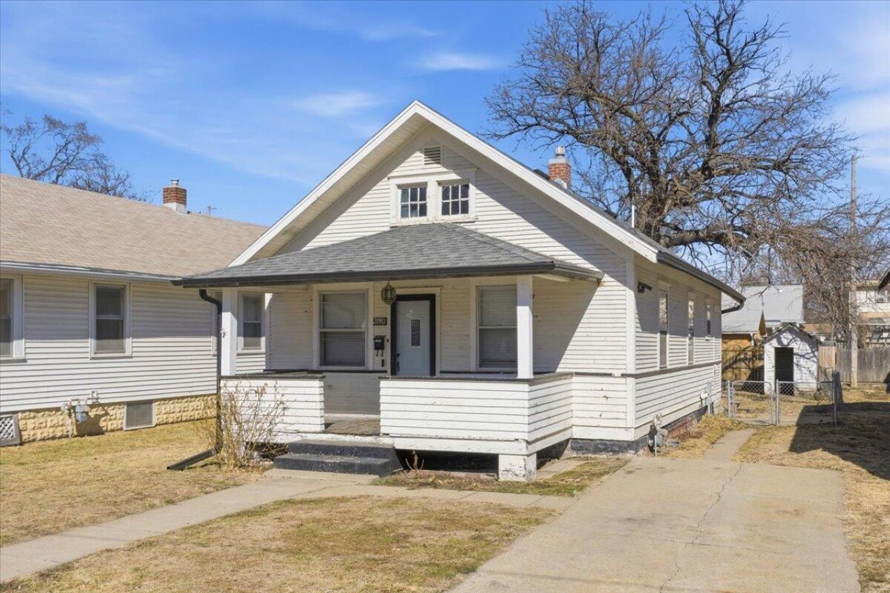 2740 Avenue B, Council Bluffs, IA 51501 Main Photo