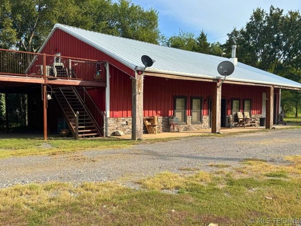 52901 201st Avenue , Hodgen, OK 74939