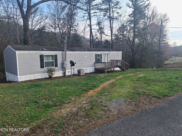 247 Towee Falls Rd, Tellico Plains, TN 37385