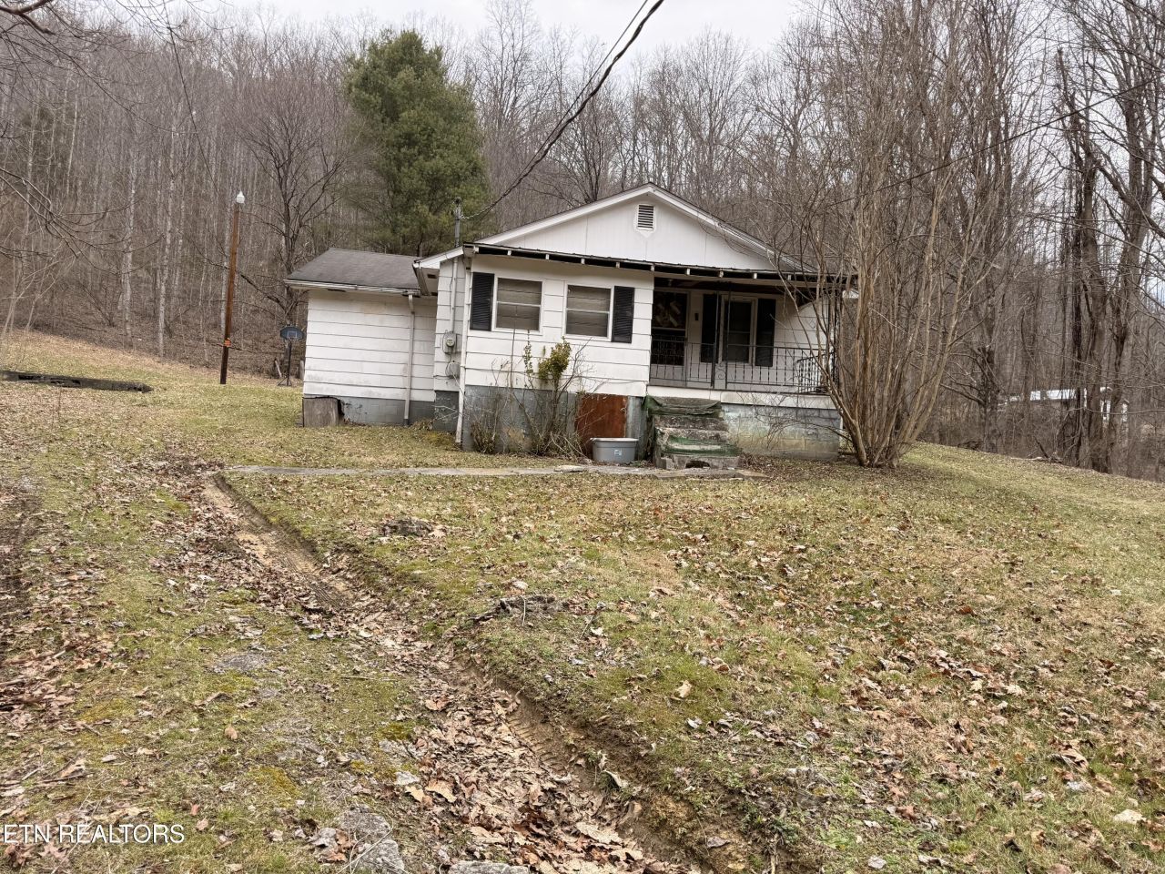 3682 Left Poor Valley Rd, Pennington Gap, VA 24277 Main Photo