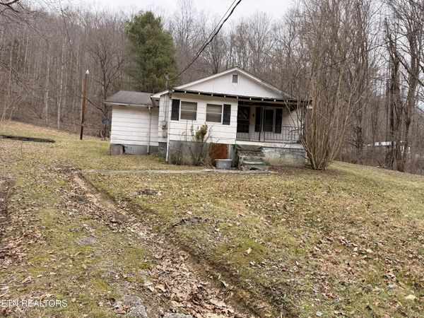 3682 Left Poor Valley Rd, Pennington Gap, VA 24277