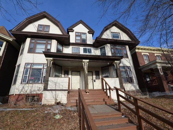 1905-07 E Superior Street , Duluth, MN 55812