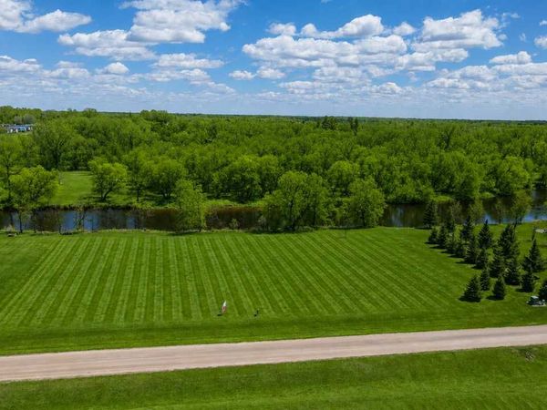 1502 Oakland Park Road, Thief River Falls, MN 56701