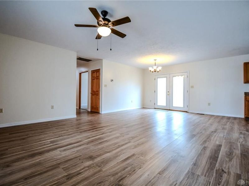 1368 Beach Drive, Medway, OH 45341 Photo 6