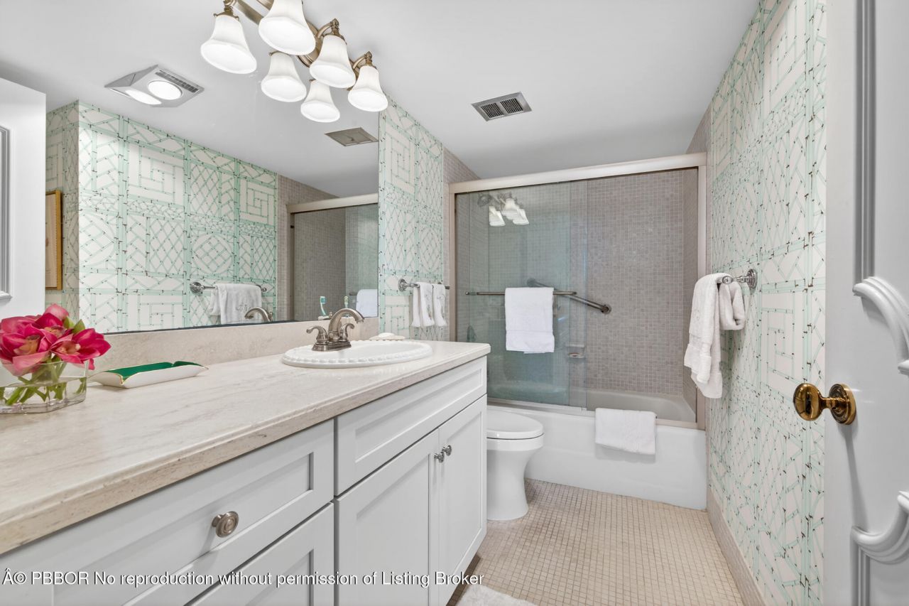 227 Australian Avenue, Unit 2C, Palm Beach, FL 33480 Photo