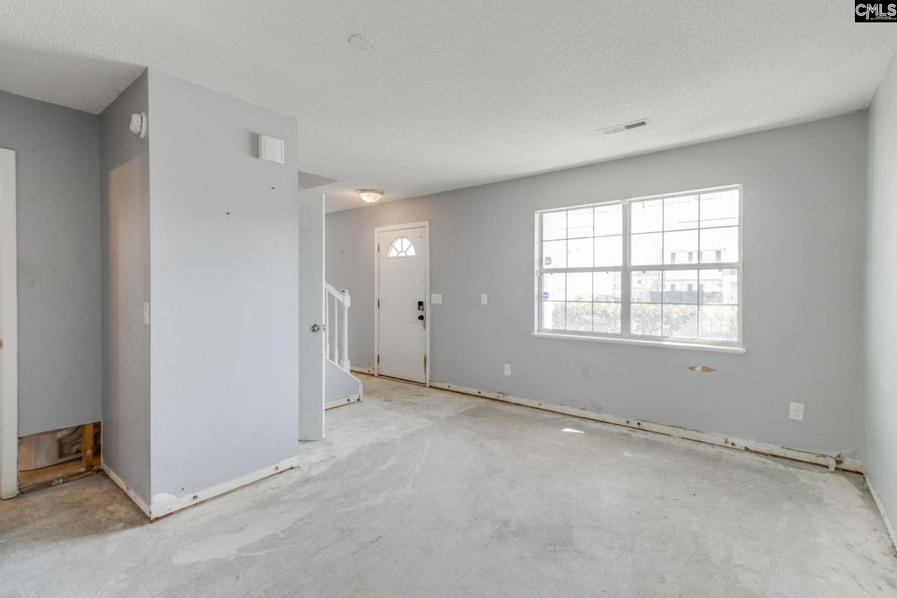 438 Oakbrook Village Road Photo 12