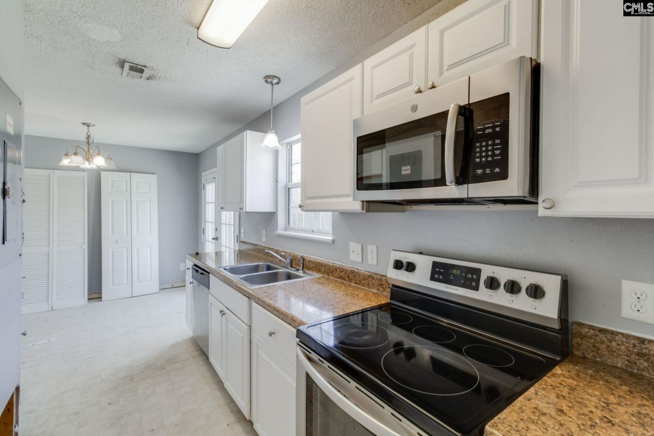 438 Oakbrook Village Road Photo 15