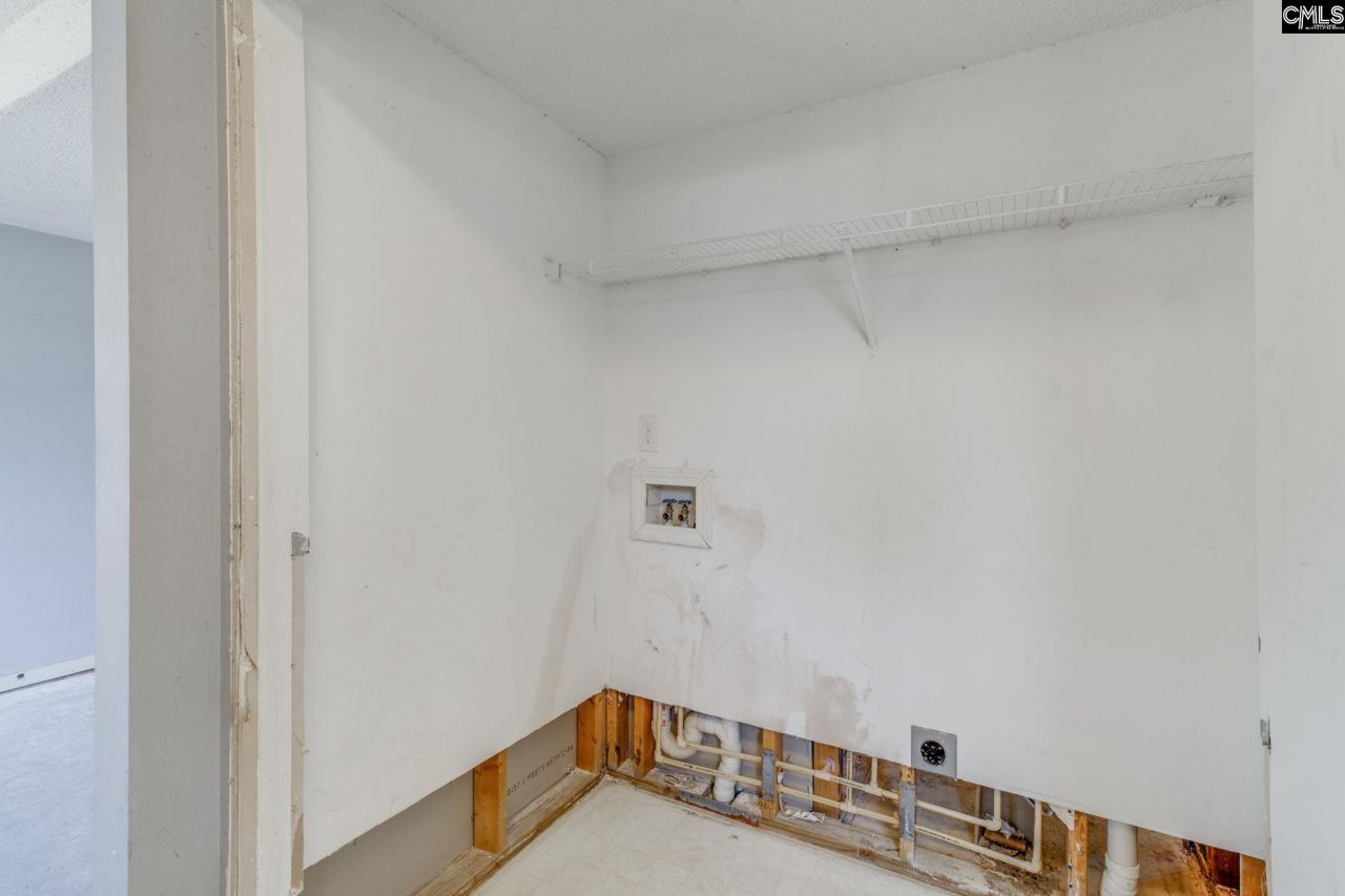 438 Oakbrook Village Road Photo 17