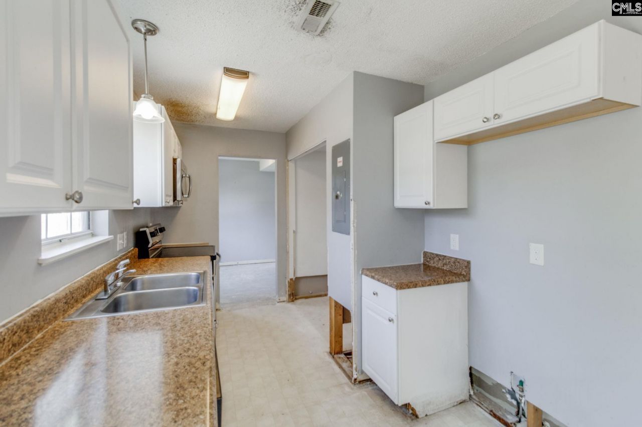 438 Oakbrook Village Road Photo 18