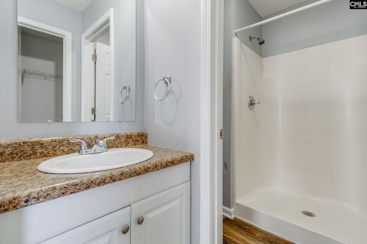 438 Oakbrook Village Road Photo 24