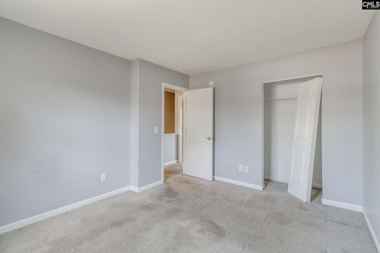 438 Oakbrook Village Road Photo 25