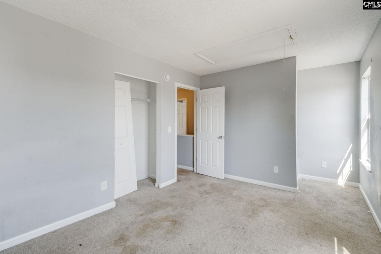 438 Oakbrook Village Road Photo 27