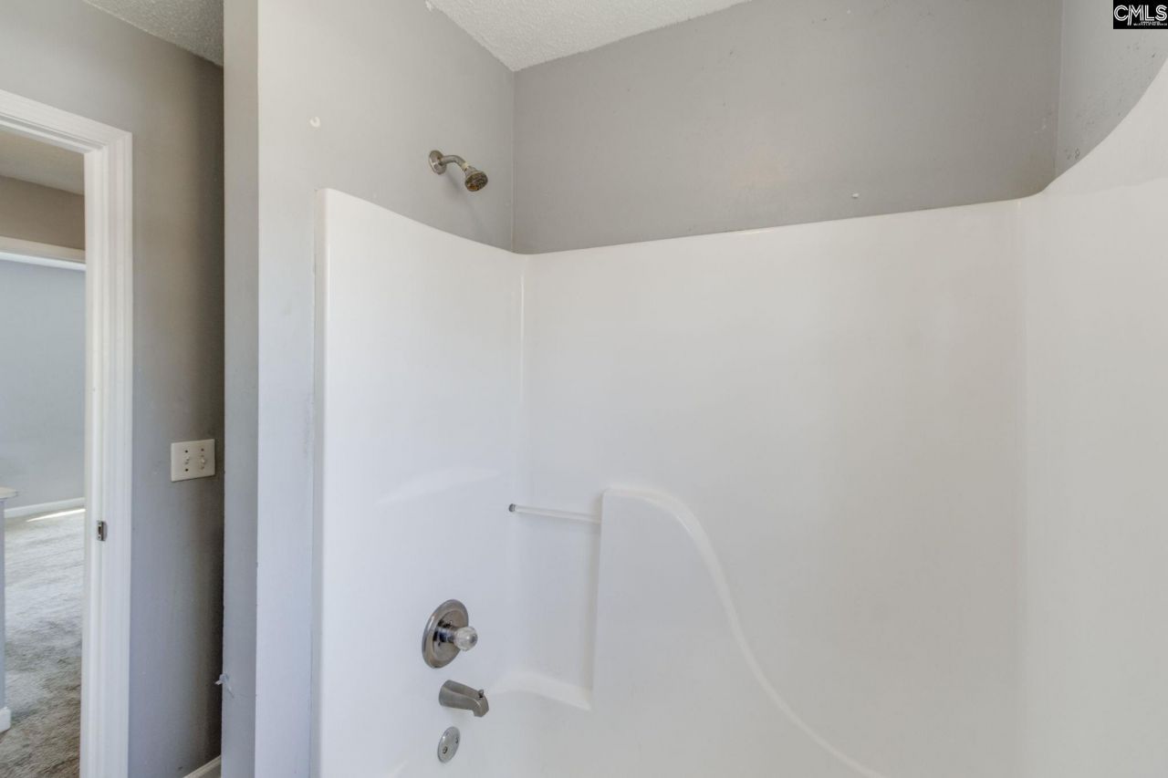 438 Oakbrook Village Road Photo 29