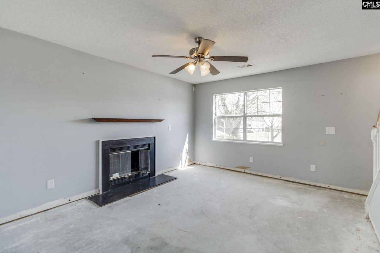 438 Oakbrook Village Road Photo 7