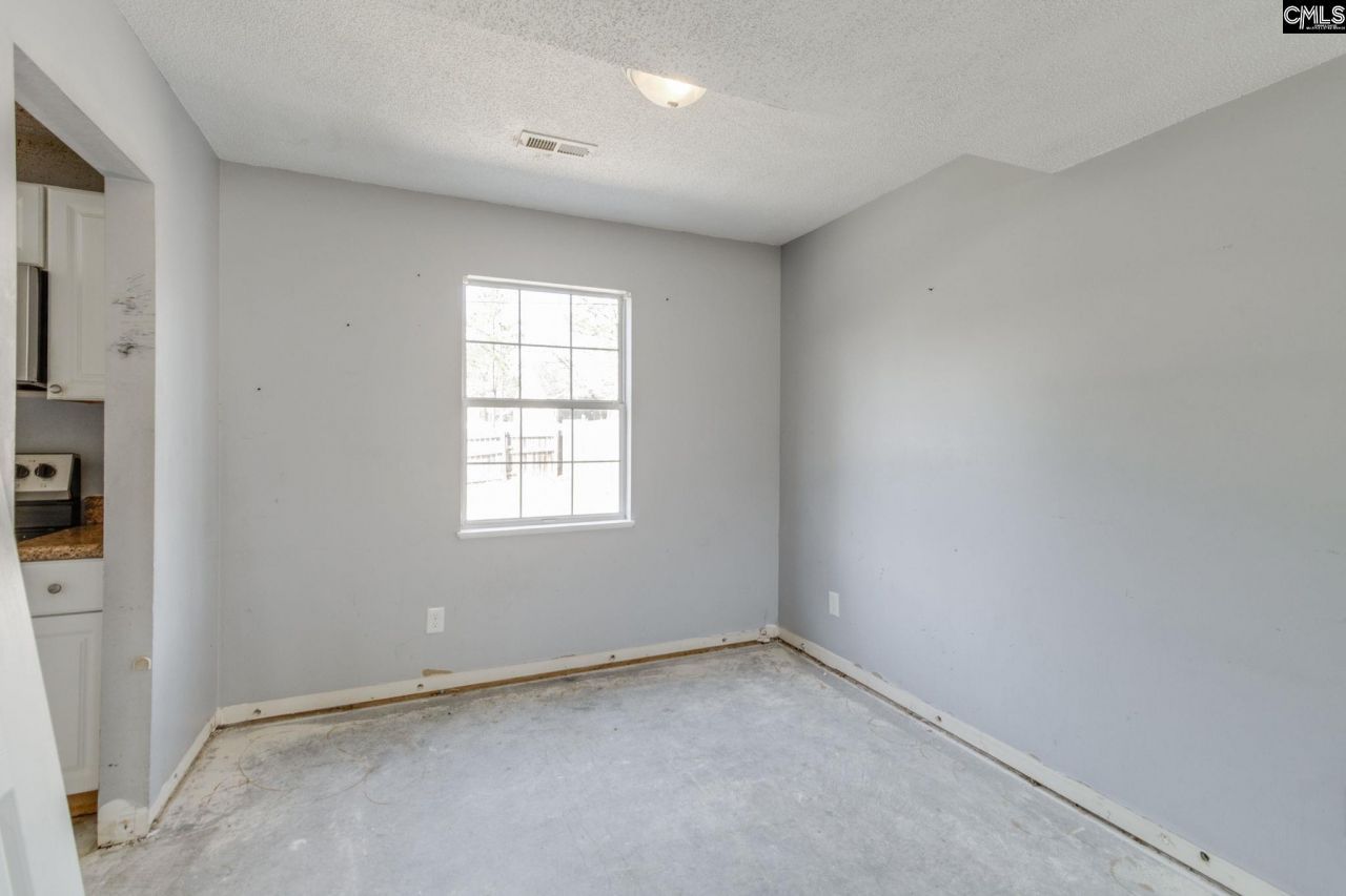 438 Oakbrook Village Road Photo 8