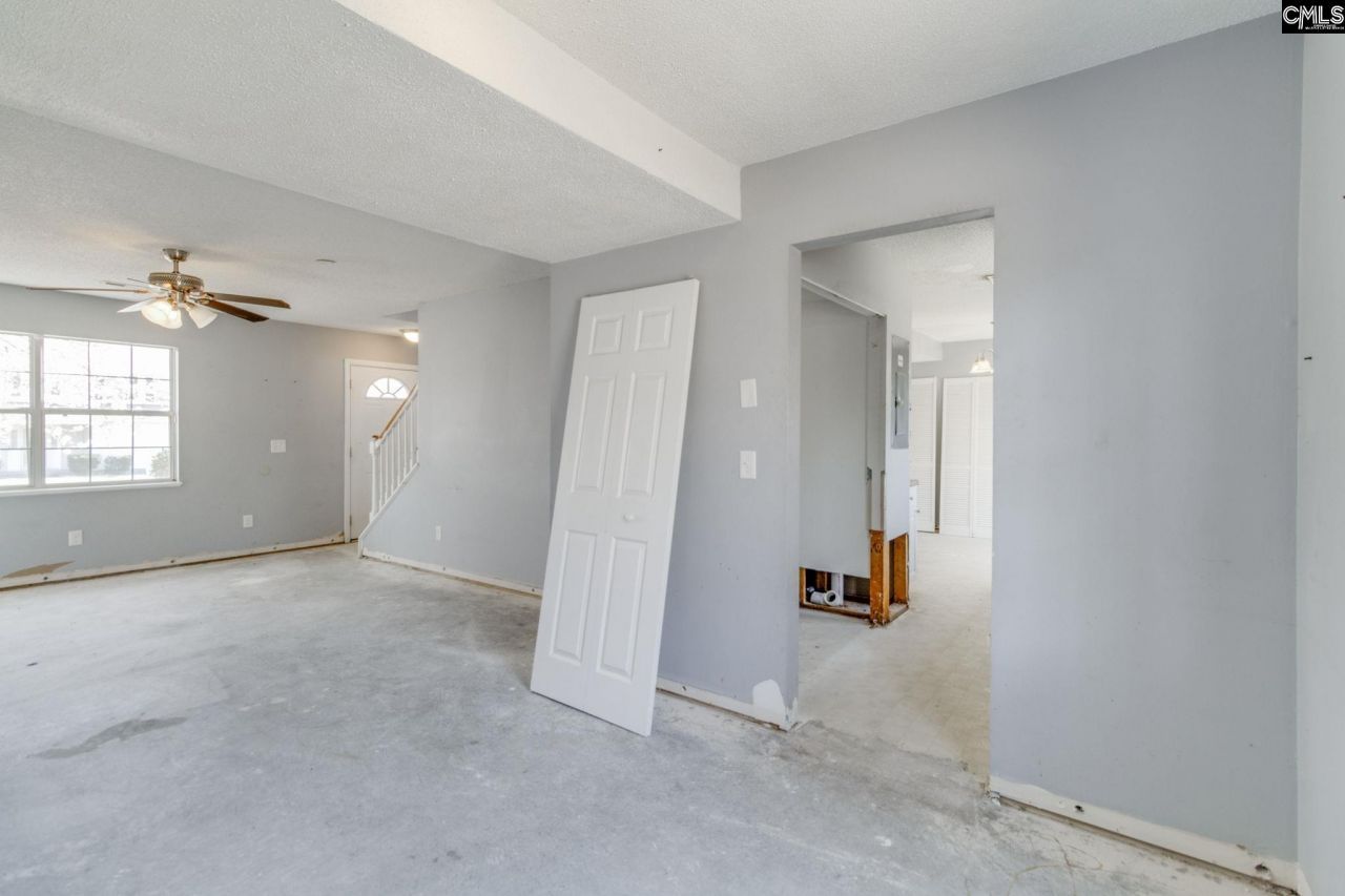 438 Oakbrook Village Road Photo 9