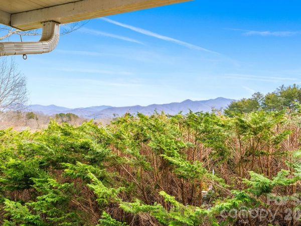 210 Ledbetter Lane, Franklin, NC 28734