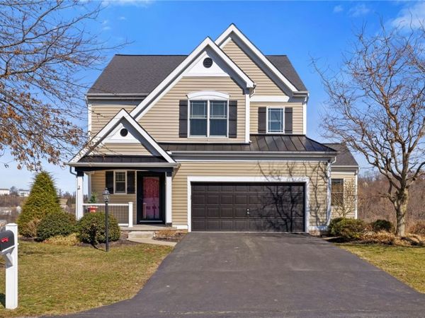 1359 Maplewood Cir, Washington, PA 15301