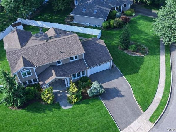 35 Moss Lane , Jericho, NY 11753