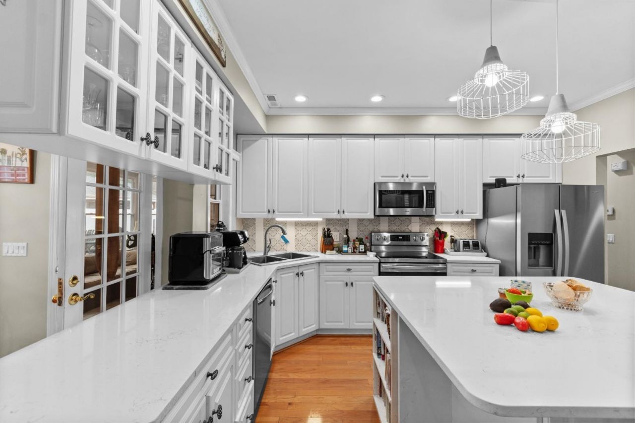 3091 Kings Ct.  Photo 7