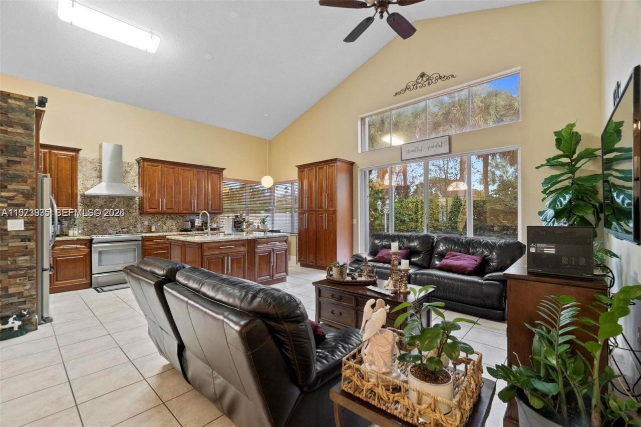 15522 NW 12th Ct , Pembroke Pines, FL 33028 Photo