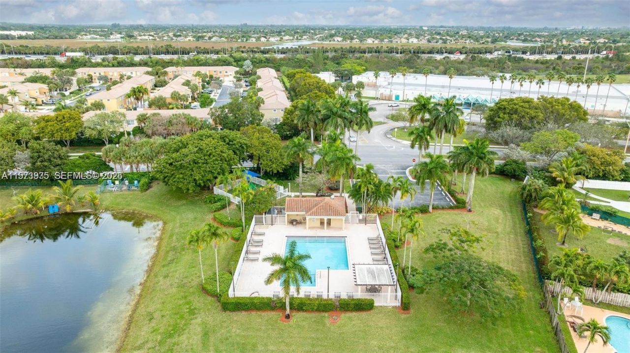 15522 NW 12th Ct , Pembroke Pines, FL 33028 Photo