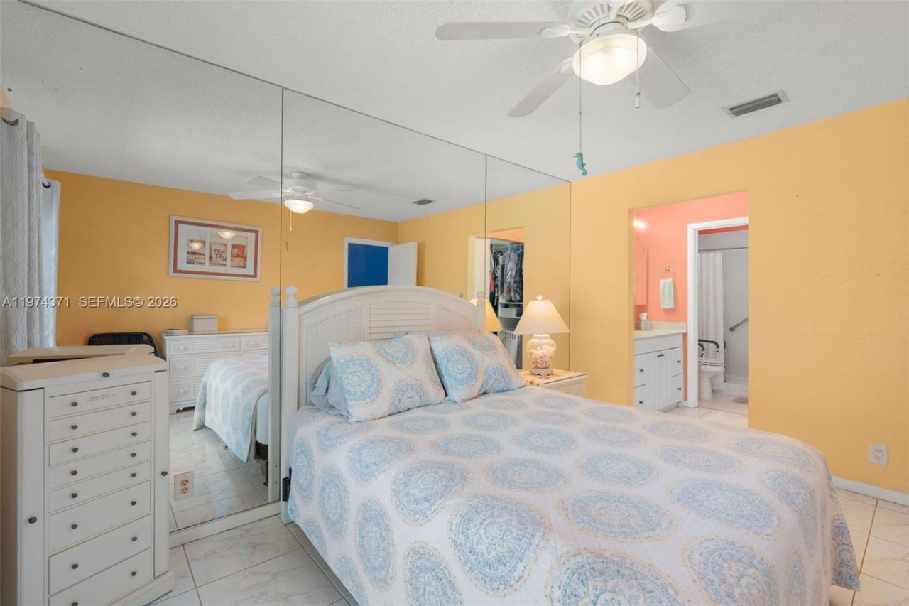 1064 E Lakes Dr, Deerfield Beach, FL 33064 Photo