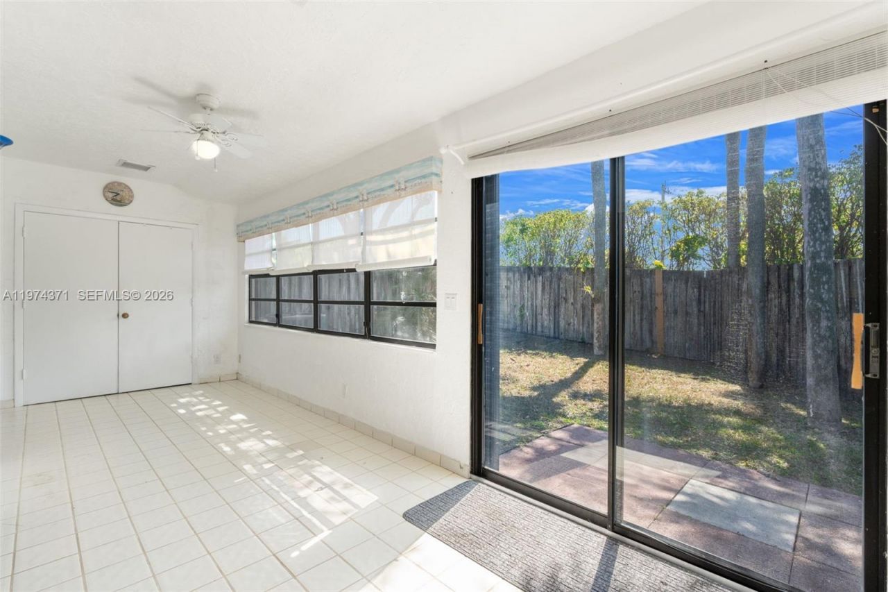 1064 E Lakes Dr, Deerfield Beach, FL 33064 Photo