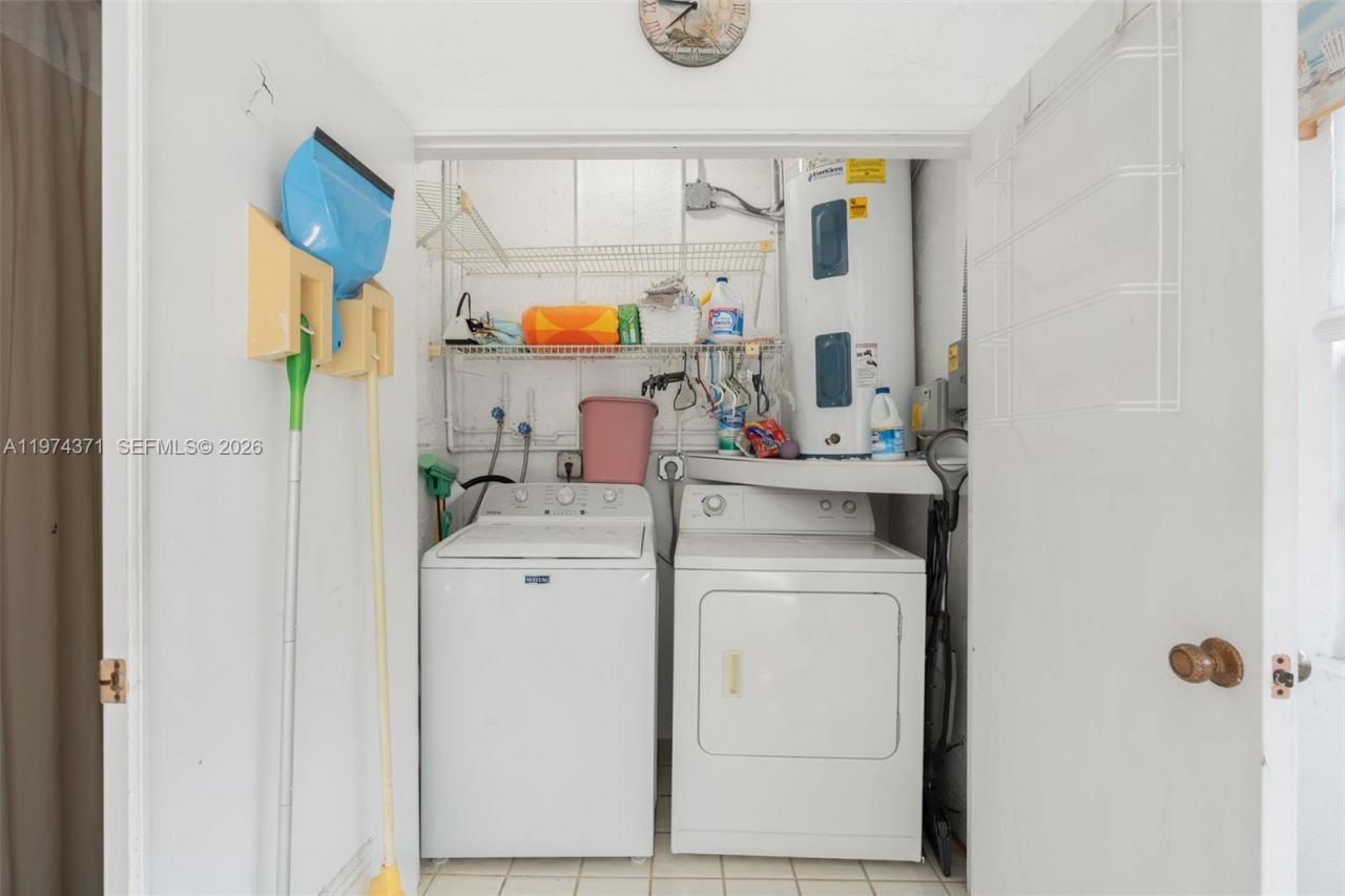 1064 E Lakes Dr, Deerfield Beach, FL 33064 Photo