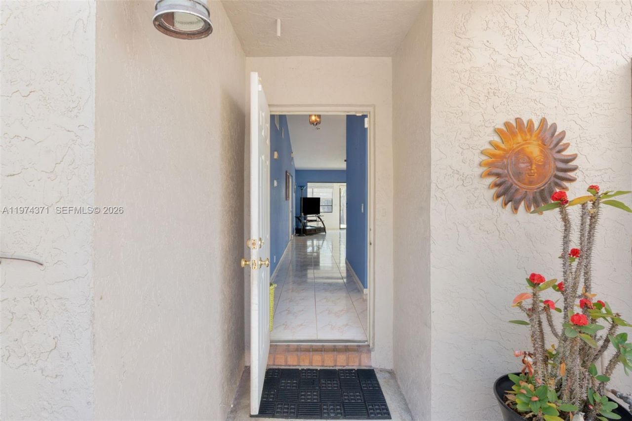 1064 E Lakes Dr, Deerfield Beach, FL 33064 Photo