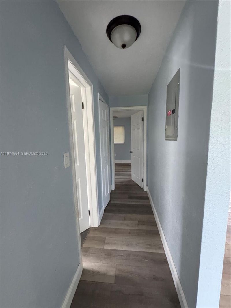 6868 NW 28th St, Sunrise, FL 33313 Photo