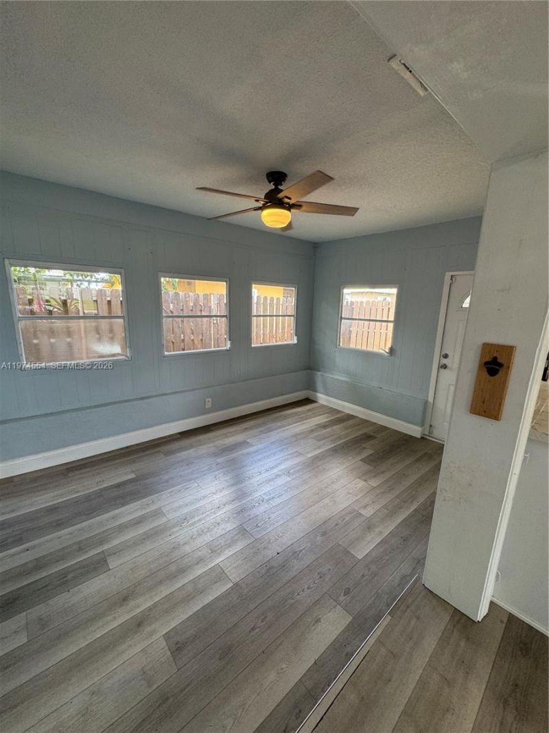 6868 NW 28th St, Sunrise, FL 33313 Photo