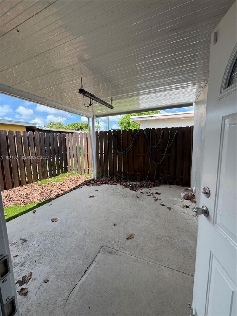 6868 NW 28th St, Sunrise, FL 33313 Photo