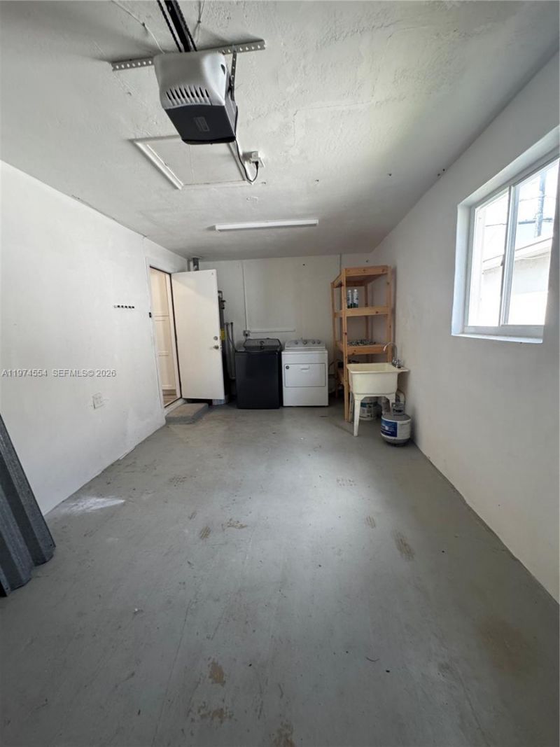 6868 NW 28th St, Sunrise, FL 33313 Photo