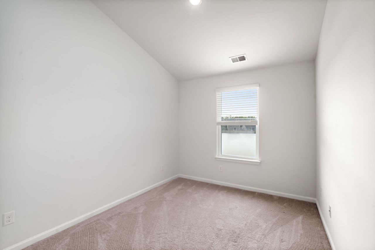 690 Hilchot Drive Photo 19